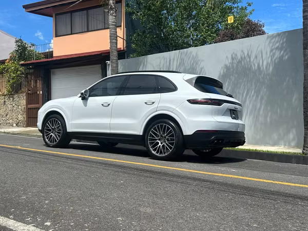 PORSCHE CAYENNE PLATINUM EDITION