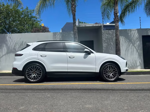 PORSCHE CAYENNE PLATINUM EDITION