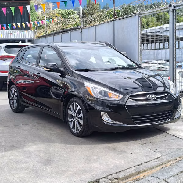 HYUNDAI  ACCENT  2015  FINANCIADO