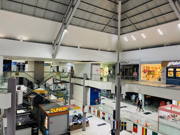 SE VENDE QUIOSCO COMERCIAL EN MALL SAN PEDRO