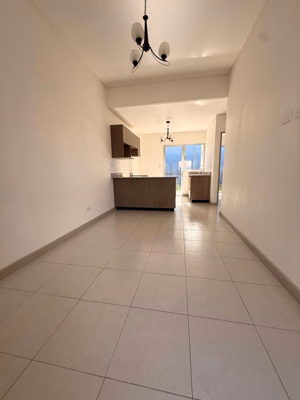 Se Alquila Hermosa casa con patio propio en Condominio cerca del Coyol