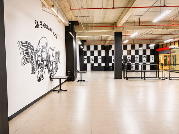 LOCAL COMERCIAL EN ALQUILER – MALL ZONA CENTRO