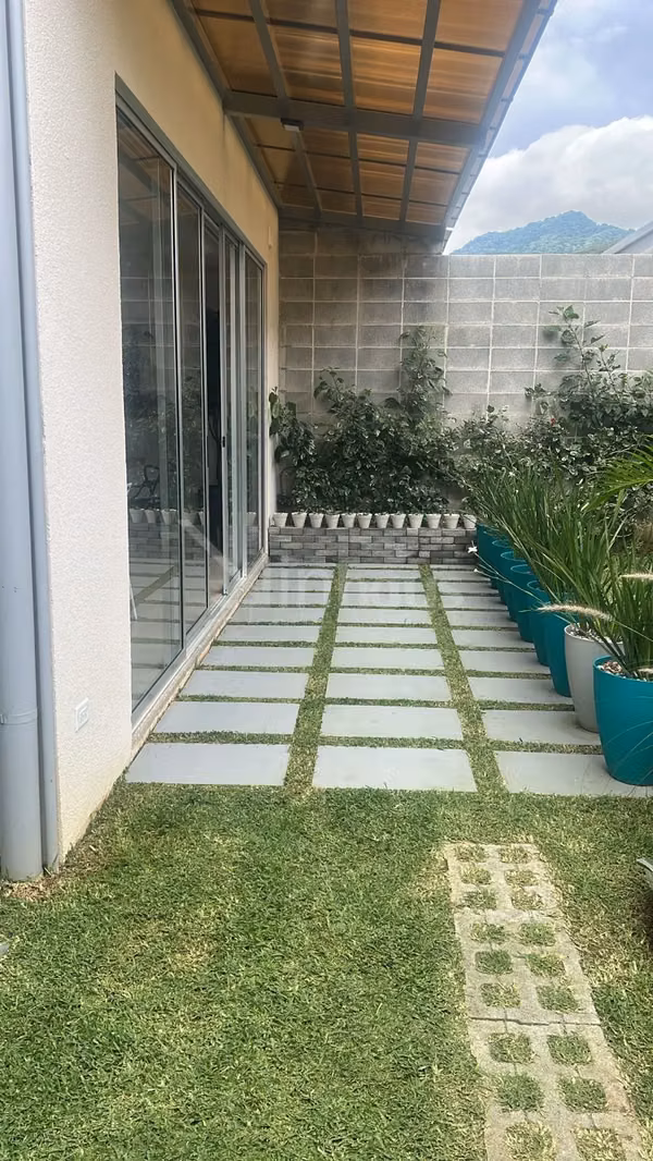 id 43158 Venta de casa en condominio - Curridabat