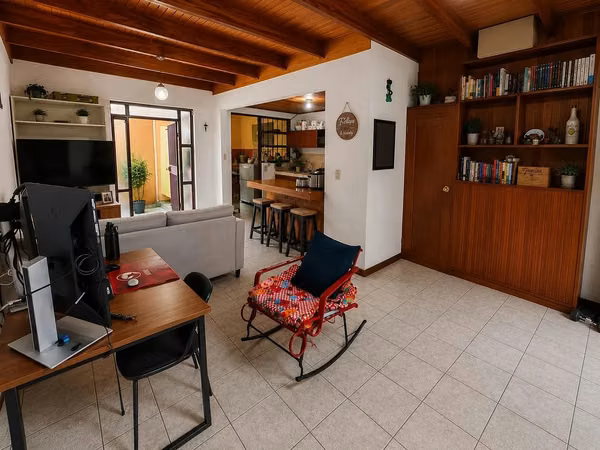 Venta de Edificio con 4 apartamentos totalmente alquilados en Montelimar, Goicoechea