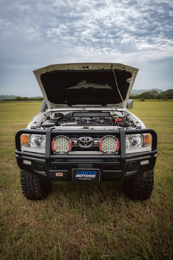 LAND CRUISER TROOPY V8