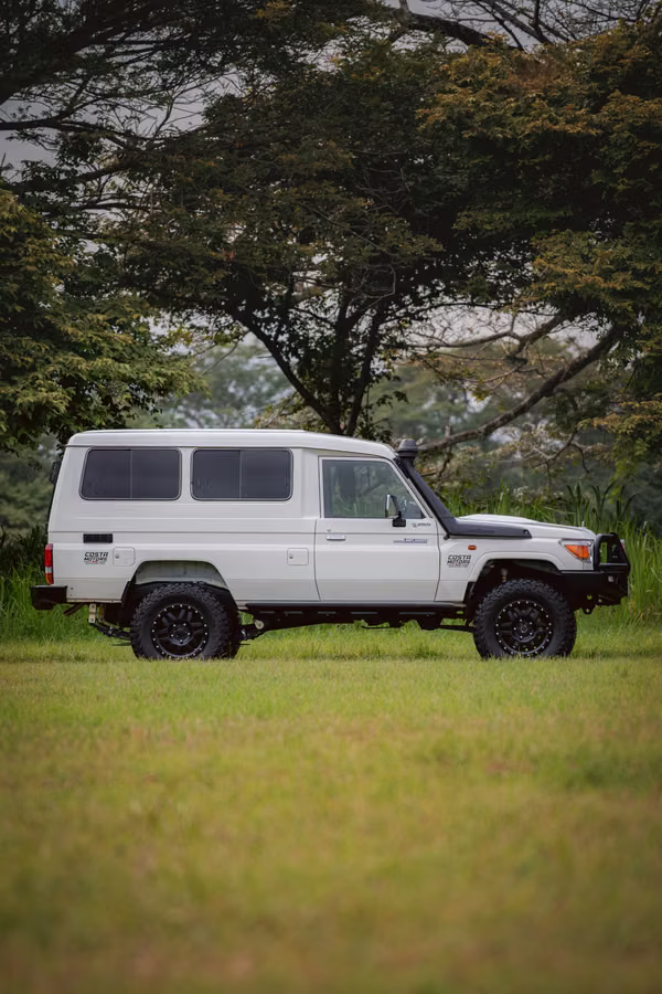 LAND CRUISER TROOPY V8