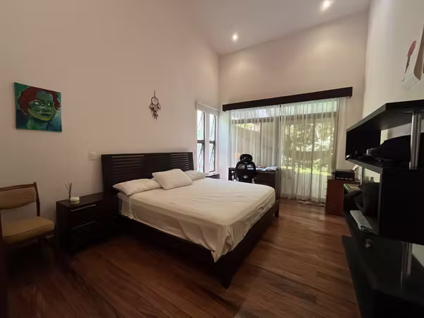 CASA AMUEBLADA EN ALQUILER LOMAS DEL VALLE SANTA ANA 2 HAB CÓD JV374