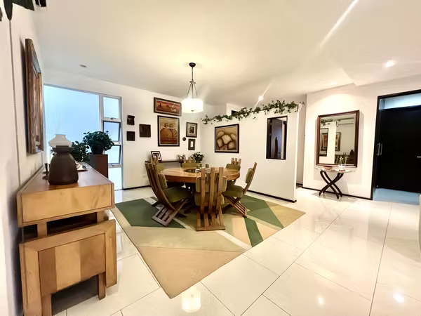 ALQUILER Y VENTA  Elegancia, Amplitud y Diseño: 200 m² Habitables en Santa Ana