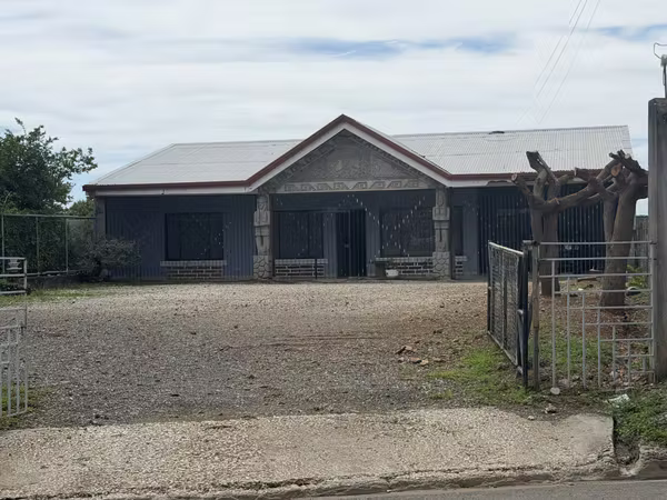 Oportunidad comercial en Santa Cruz: 680 m², detrás del Campo Ferial
