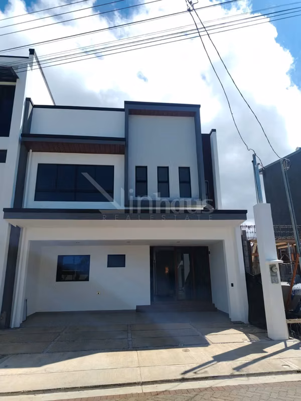 ID # 43178 Sale of House in Condominium