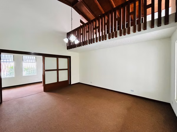 SINGLE-STORY HOME FOR SALE OR RENT IN LA URUCA