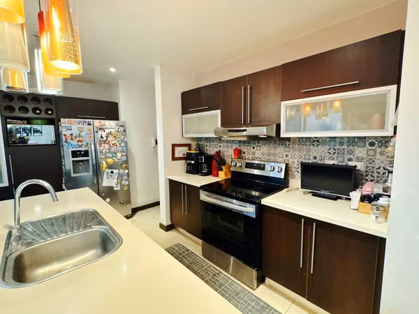 VENTA DE CASA EN RESIDENCIAL EN BELLO HORIZONTE ESCAZU