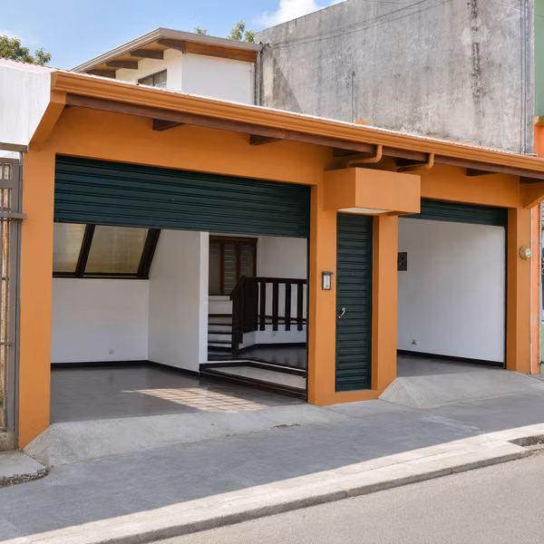 VENTA DE CASA en Cartago, cerca de los Tribunales.