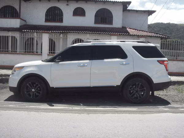 Ford Explorer 2011 XLT