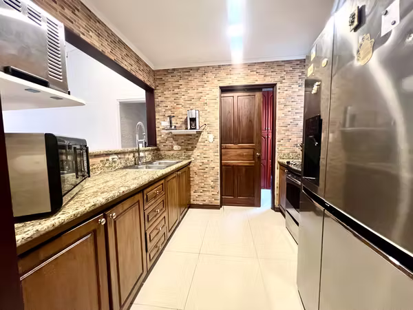 SPECTACULAR FIT OF 120M2 AT STEPS OF AVENUE ESCAZU WITH MEZZANINE IN ESCAZU