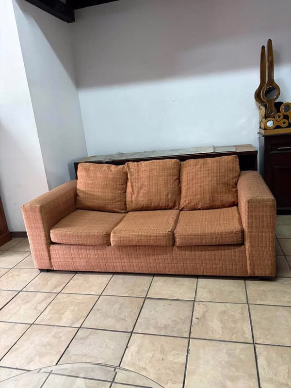 Sofá American Matrimonial Bed With Herrage. Imported Month 2 mt Long X 90 cm Background