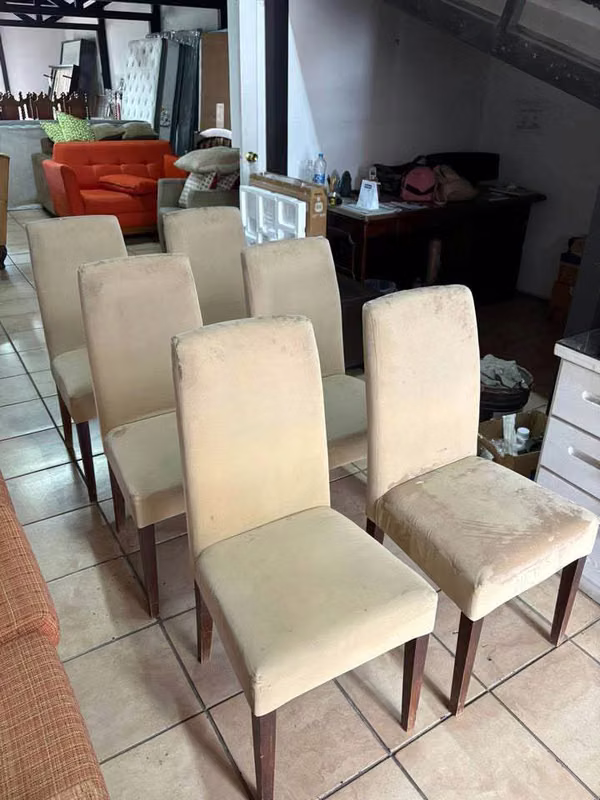 6 Sillas De Madera, Importadas 20.000 Cada Una