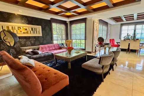 Casa tipo Colonial con Piscina en Condominio en Santo Domingo de Heredia
