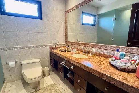 Casa tipo Colonial con Piscina en Condominio en Santo Domingo de Heredia