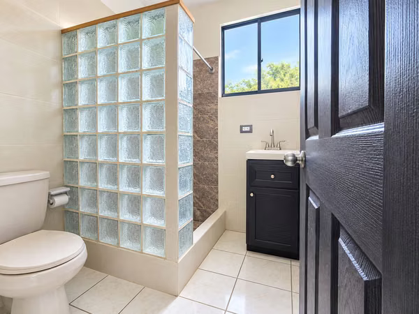 Casa en Venta Santa Ana | Quintas Don Lalo | 409 m² | 3 Hab | 6 Parqueos