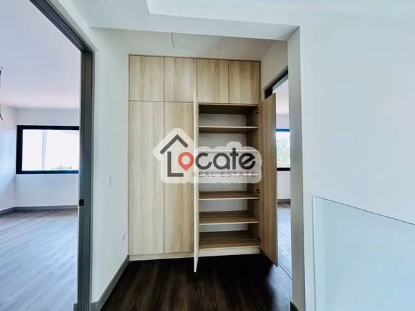 Venta de casa de lujo, Condominio en Piedades de Santa Ana