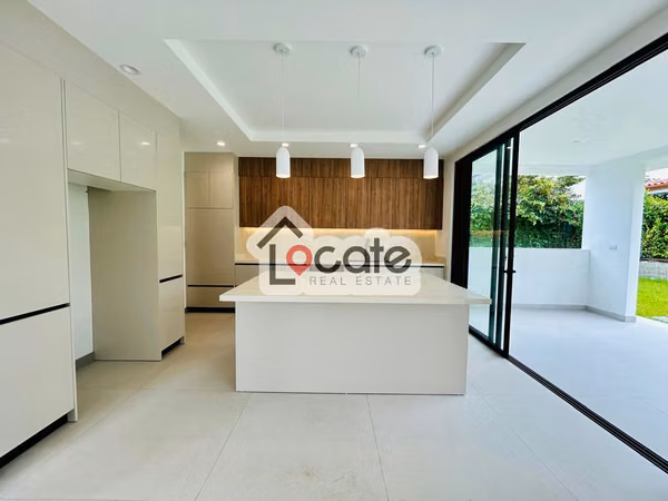 Venta de casa de lujo, Condominio en Piedades de Santa Ana