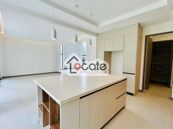 Venta de casa de lujo, Condominio en Piedades de Santa Ana