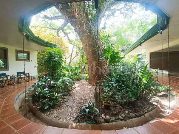 Venta de casa Saman de una planta en Brasil de Santa Ana