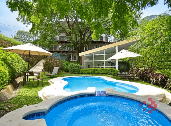 Apartamento con jardín en venta, Río Oro de Santa Ana.
