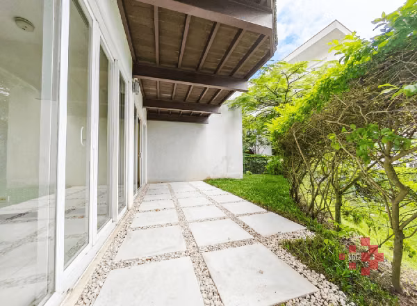 Apartamento con jardín en venta, Río Oro de Santa Ana.