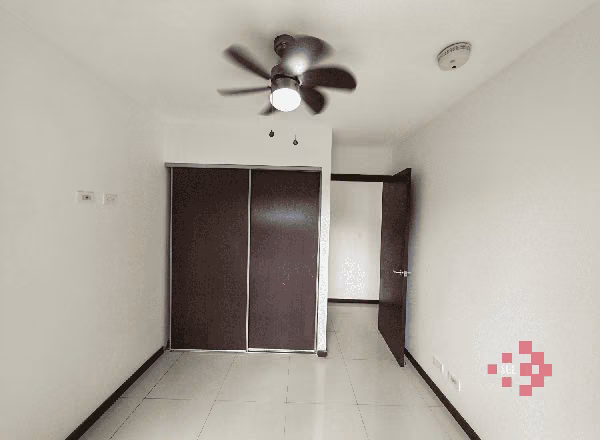 Apartamento con jardín en venta, Río Oro de Santa Ana.