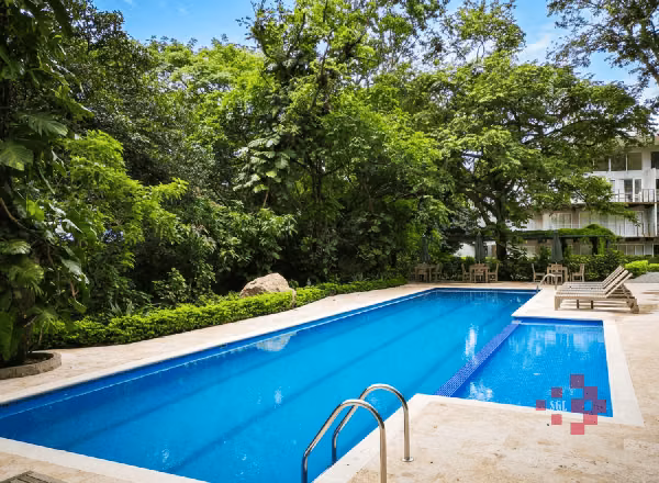 Apartamento con jardín en venta, Río Oro de Santa Ana.