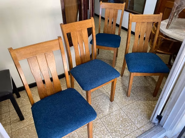 4 Sillas origen USA