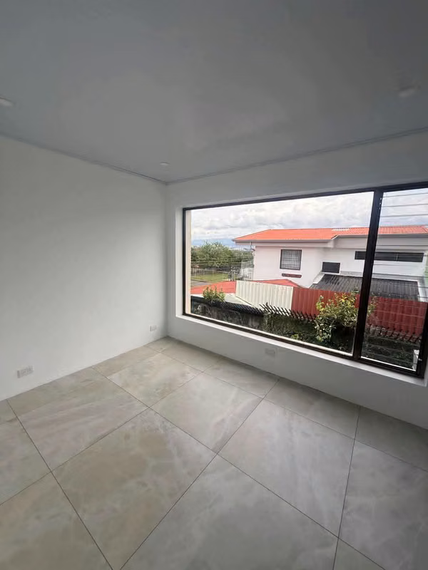 Se Vende Hermosa Casa Recién Remodelada, San Pablo de Heredia.