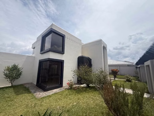 Se Vende Hermosa Casa Recién Remodelada, San Pablo de Heredia.