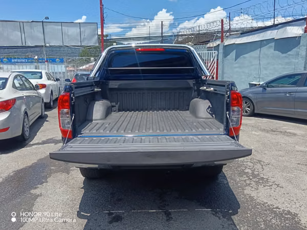 Nissan frontier NP300