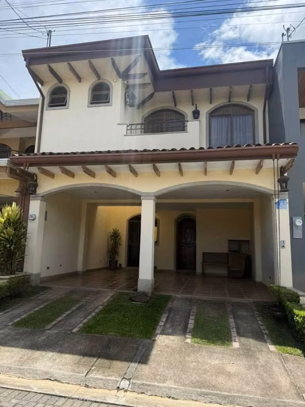 SE VENDE HERMOSA CASA EN CONDOMINIO SAN PABLO, HEREDIA