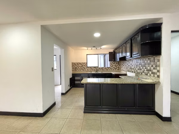 ALQUILER Y VENTA CASA EN CONDOMINIO, SANTA ANA - POZOS