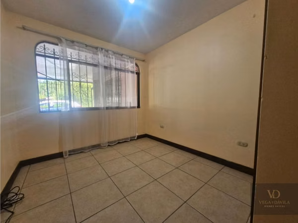 Casa en Venta en San Francisco de Heredia | 3 Habitaciones | 2 Parqueos | Excelente Ubicación