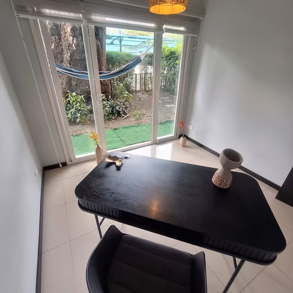 Alquiler de apartamento AMOBLADO, primer piso-Río Oro, Santa Ana RH