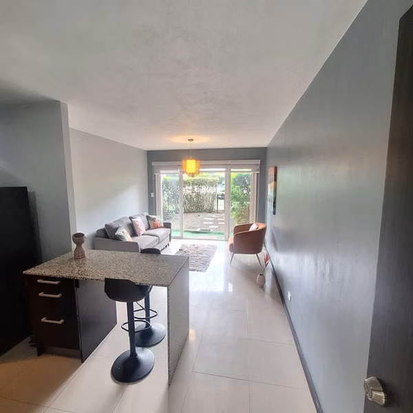 Alquiler de apartamento AMOBLADO, primer piso-Río Oro, Santa Ana RH