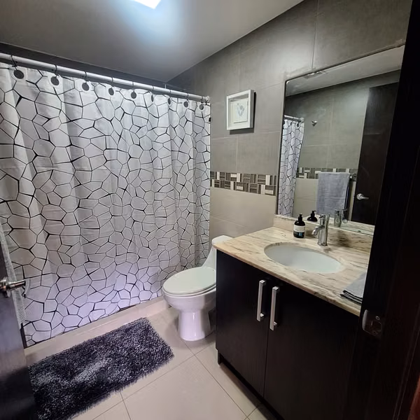 Alquiler de apartamento AMOBLADO, primer piso-Río Oro, Santa Ana RH
