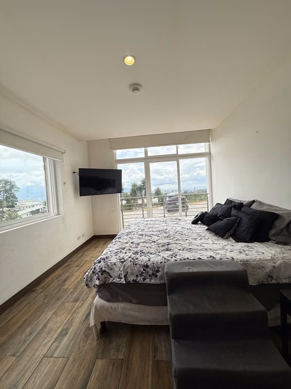 Venta de amplio apartamento esquinero | 115 m² | Primer piso | Vía Natura, Guayabos de Curridabat