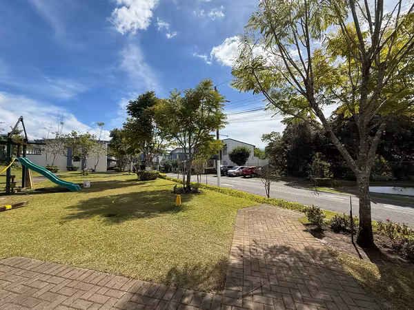 Venta de amplio apartamento esquinero | 115 m² | Primer piso | Vía Natura, Guayabos de Curridabat