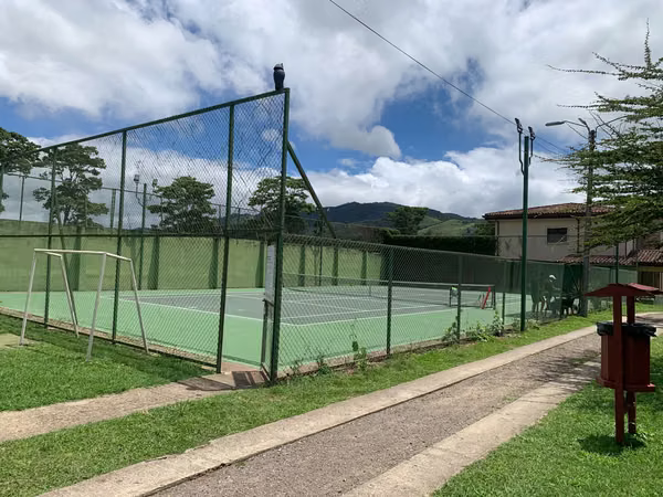 Residencia de Lujo en Condominio Albacete Exclusividad en Cartago 43147