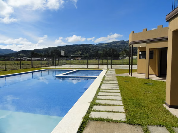 Residencia de Lujo en Condominio Albacete Exclusividad en Cartago 43147