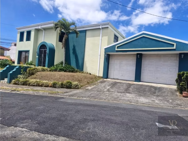 Casa Esquinera en Venta en San Pablo de Heredia | Residencial Villa Adobe