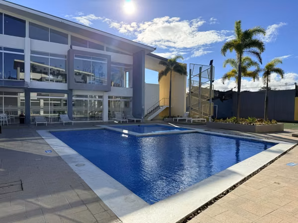 Se vende, en Condominio Vía Heredia – San Pablo de Heredia