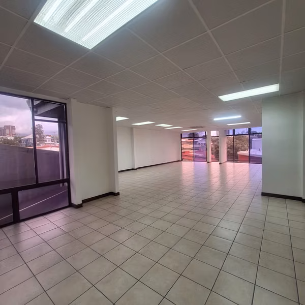 Office rental, hostels in San José