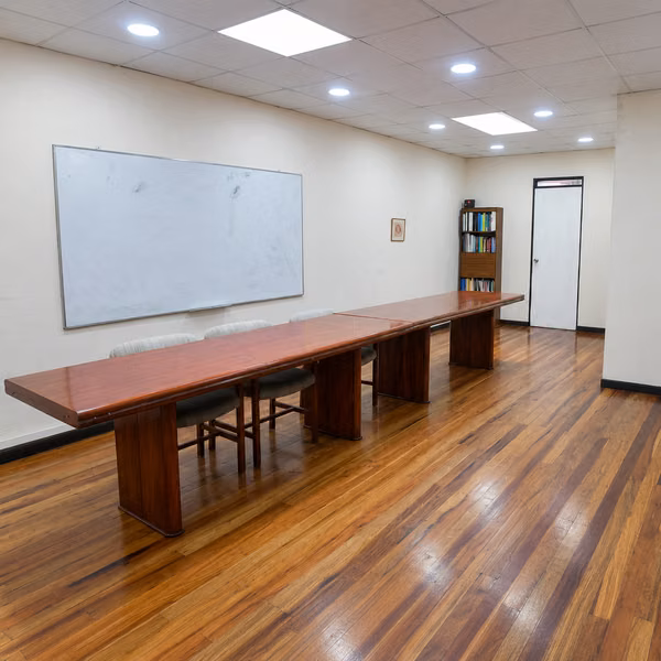 Edificio comercial con más de 1.000 m² de terreno en La California, San José